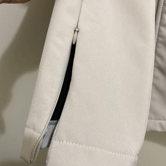 Misty Mountain gray jacket (sz l) - Picture 11 of 15